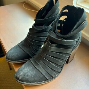 Free People Hybrid black suede 3 “ heel boot, a classic FP shoe size 38